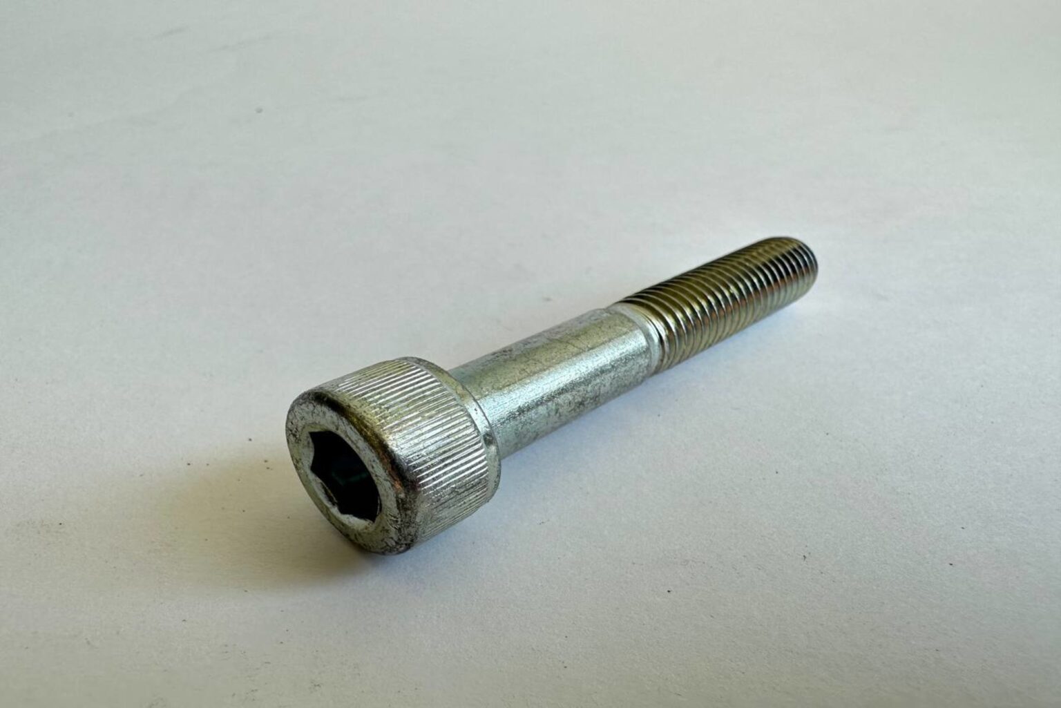 Screw DIN912, M10*60, for fastening galvanized structures 2