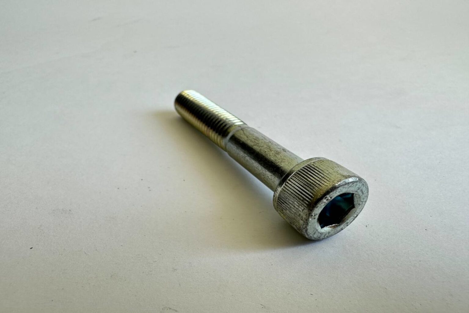 Screw DIN912, M10*60, for fastening galvanized structures 1