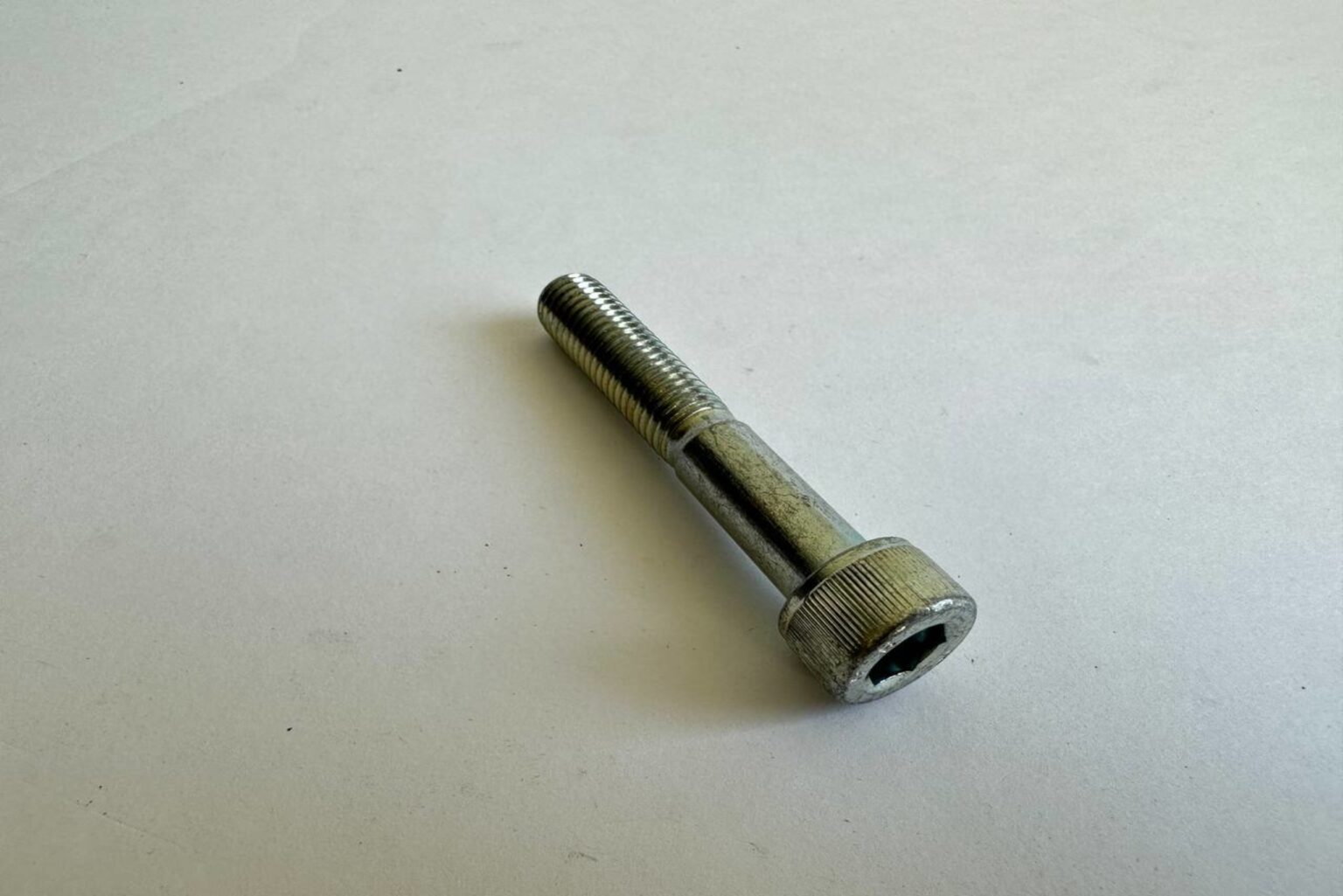 Screw DIN912, M10*60, for fastening galvanized structures 3